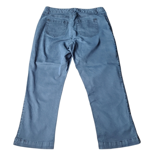 Northern Reflections weekend black straight leg capri pants - Picture 9 of 11